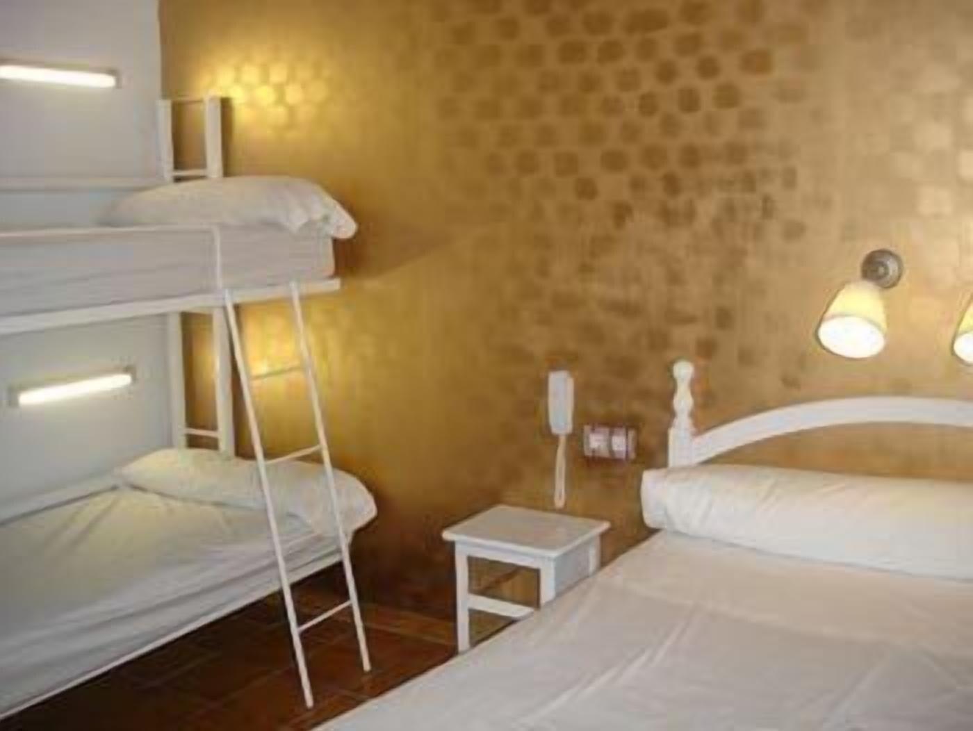 Hostal Arias Sevilla Buitenkant foto