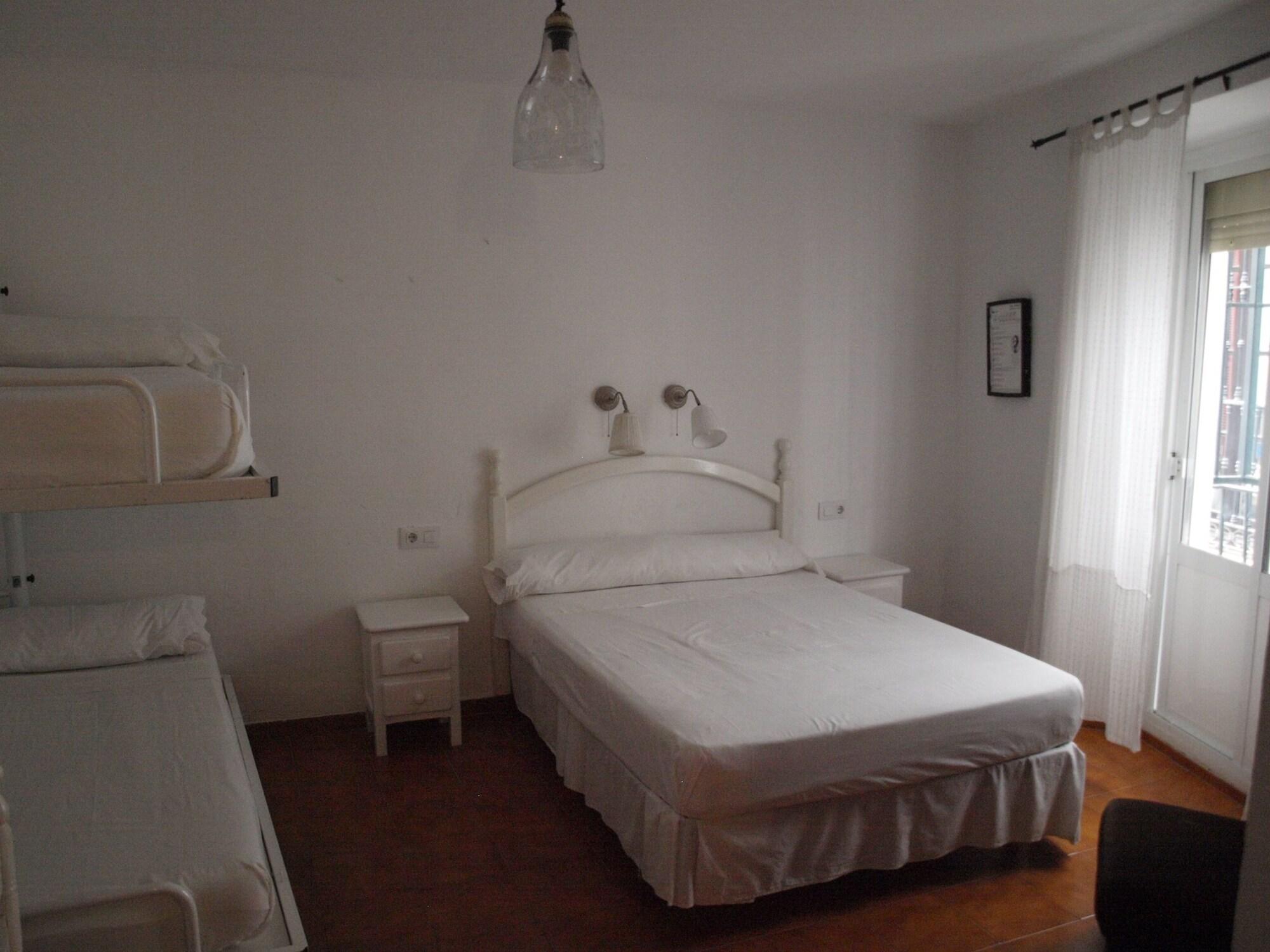 Hostal Arias Sevilla Buitenkant foto