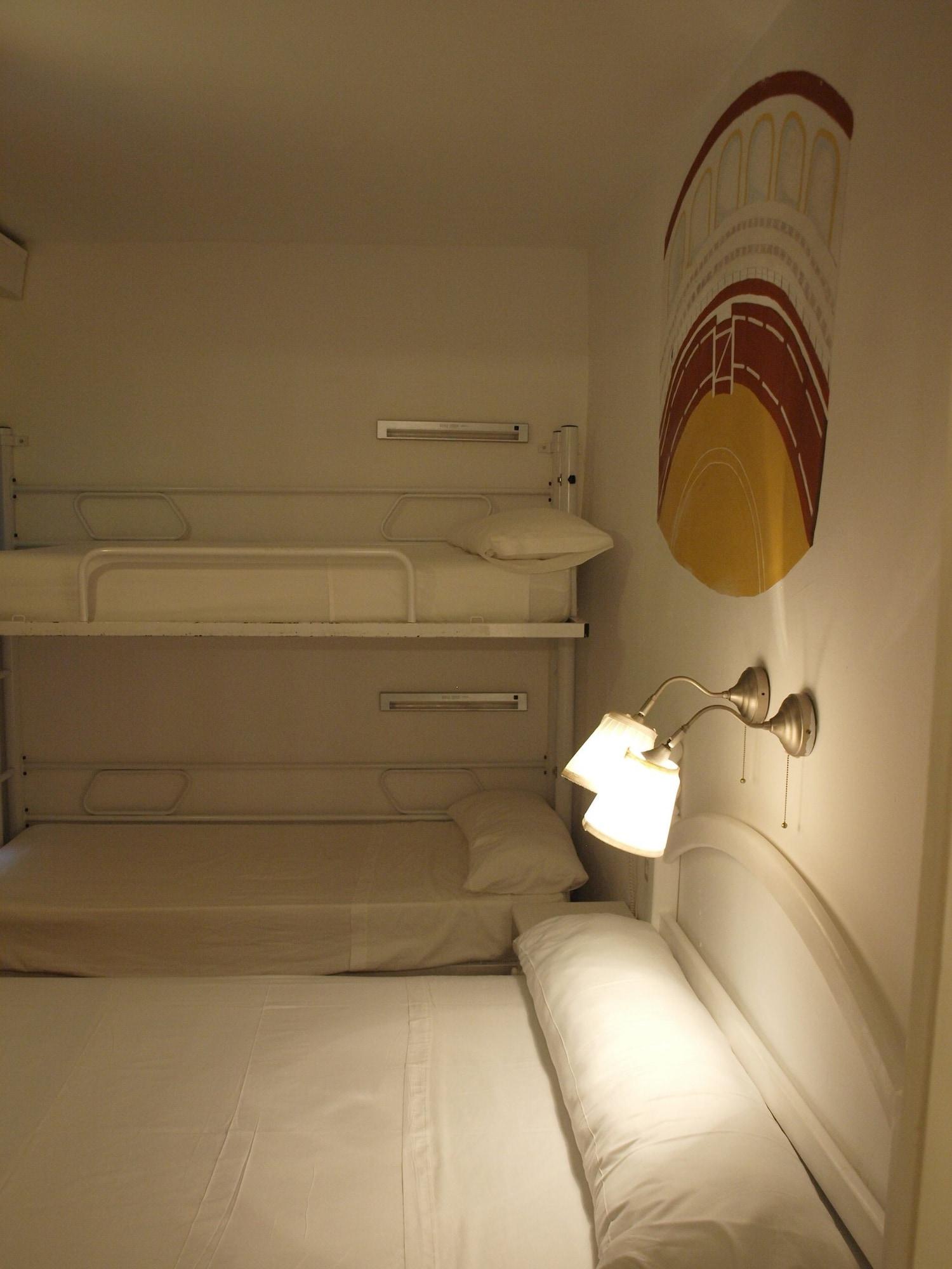 Hostal Arias Sevilla Buitenkant foto