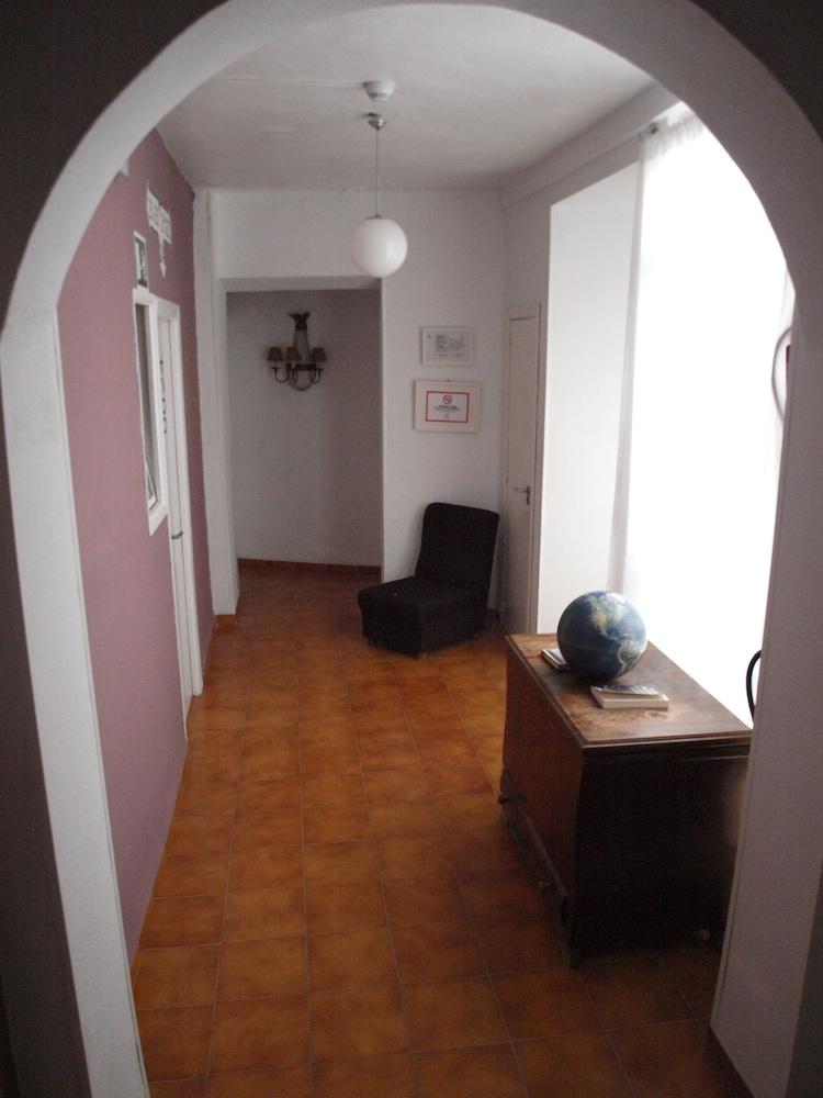 Hostal Arias Sevilla Buitenkant foto